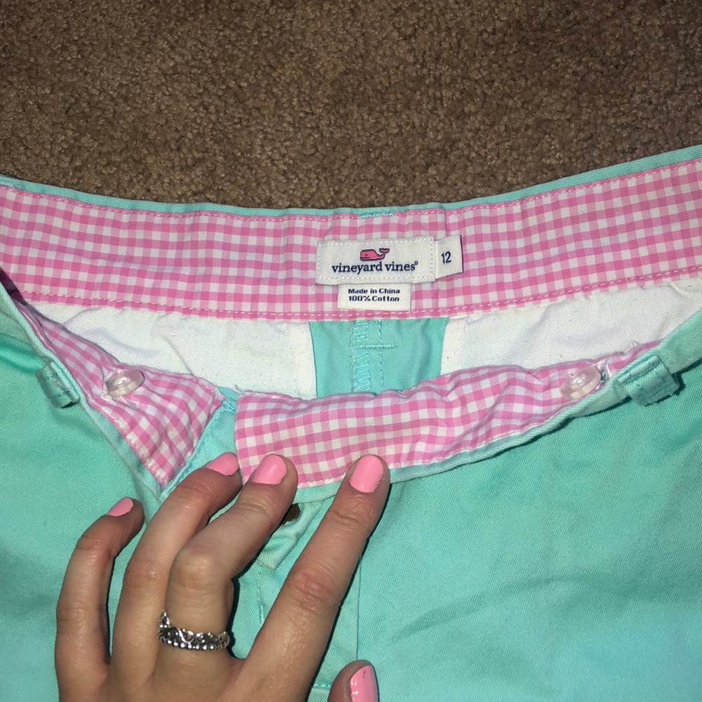 Vineyard Vines shorts - Picture 2 of 3